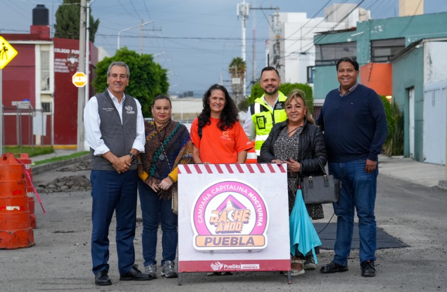 Gobierno municipal intensifica labores de bacheo en Puebla capital