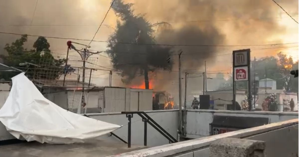 Incendio en Lindavista deja 25 casas dañadas y evacúan a 100 personas