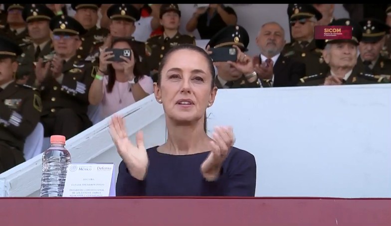 Claudia Sheinbaum encabeza su primer Desfile del 5 de Mayo en Puebla