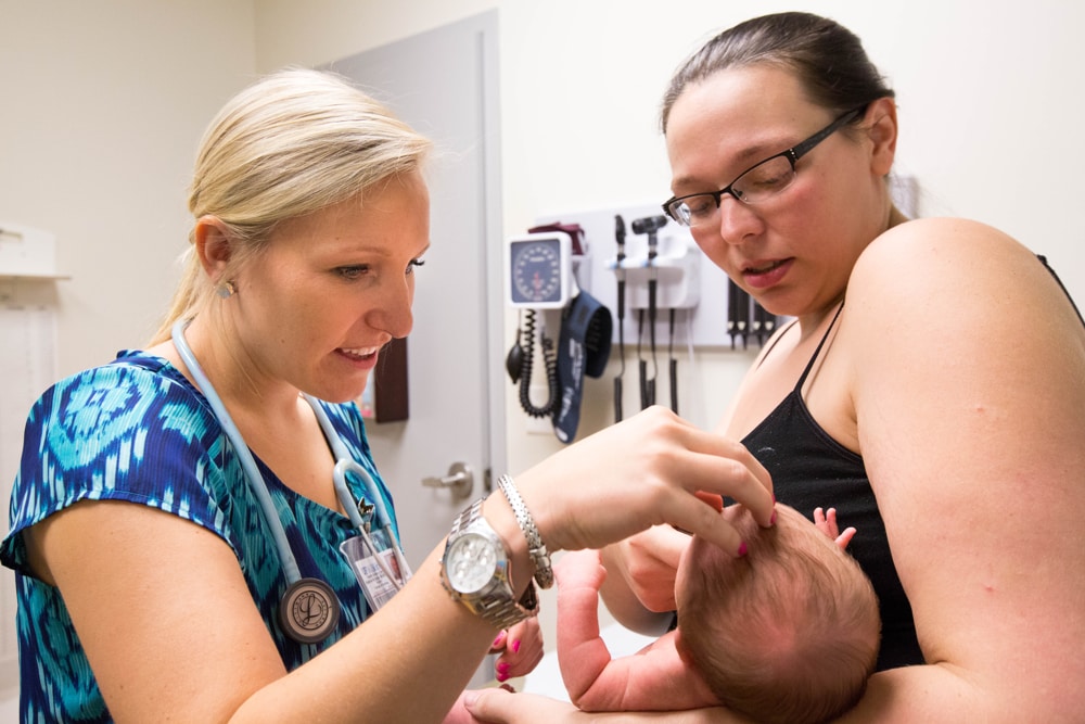 Baja tasa de lactancia preocupa a especialistas en salud infantil