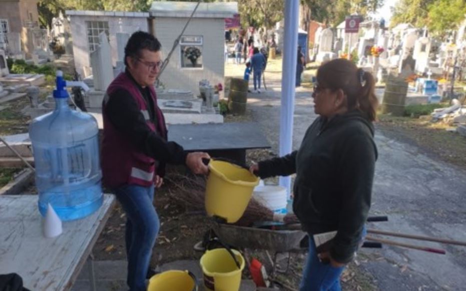 Más de 20 mil personas visitarán el Panteón Municipal este 10 de mayo