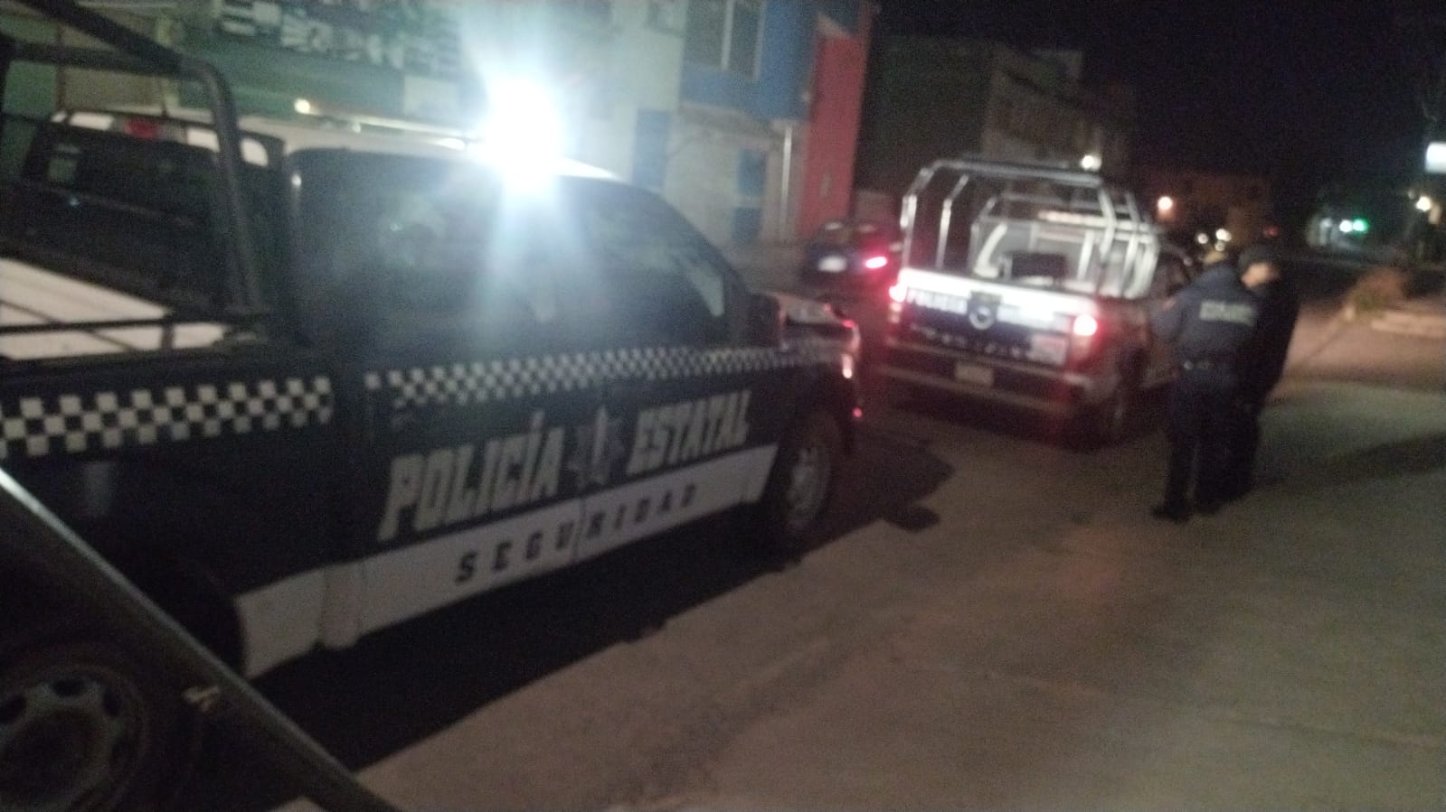 Encapuchados irrumpen en bar de Apizaco y levantan a dos hombres; FGJE investiga