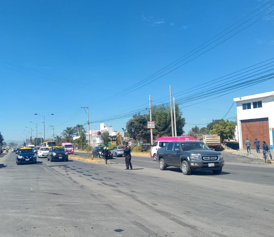 Autoridades y transportistas logran acuerdo; se restablece el tránsito en la carretera federal Puebla–México