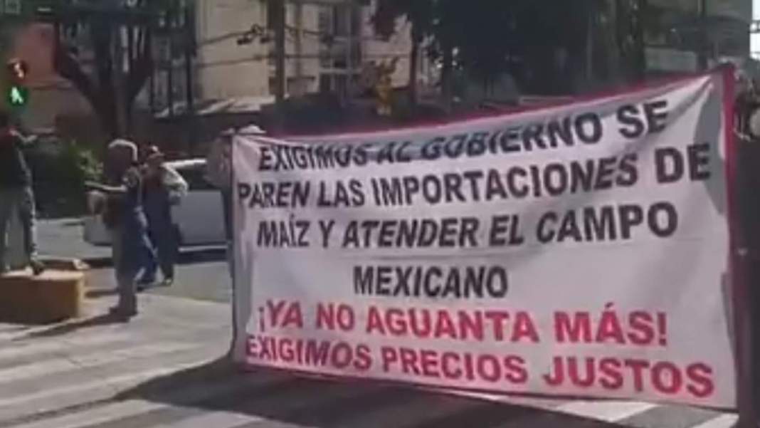 Campesinos tlaxcaltecas alzan la voz en CDMX por precio justo del maíz