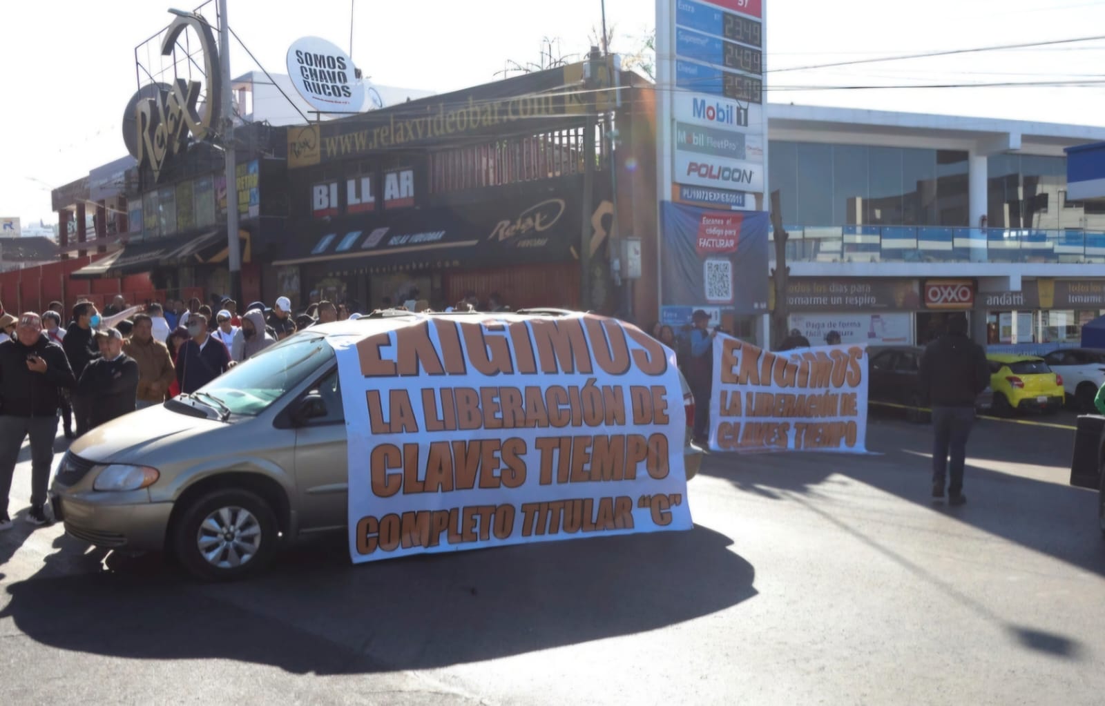 maestros bloquean recta parcialmente 3