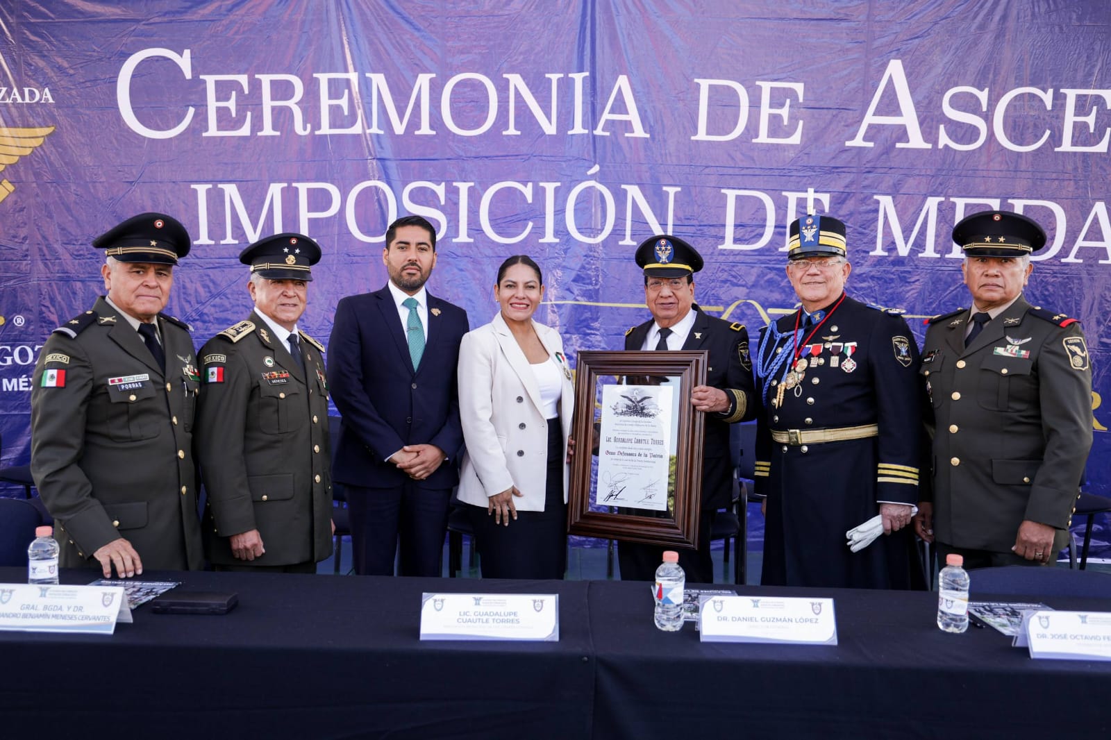 Recibe Lupita Cuautle la Venera “Gran Defensora de la Patria” en ceremonia de ascenso de la Academia Militarizada Ignacio Zaragoza