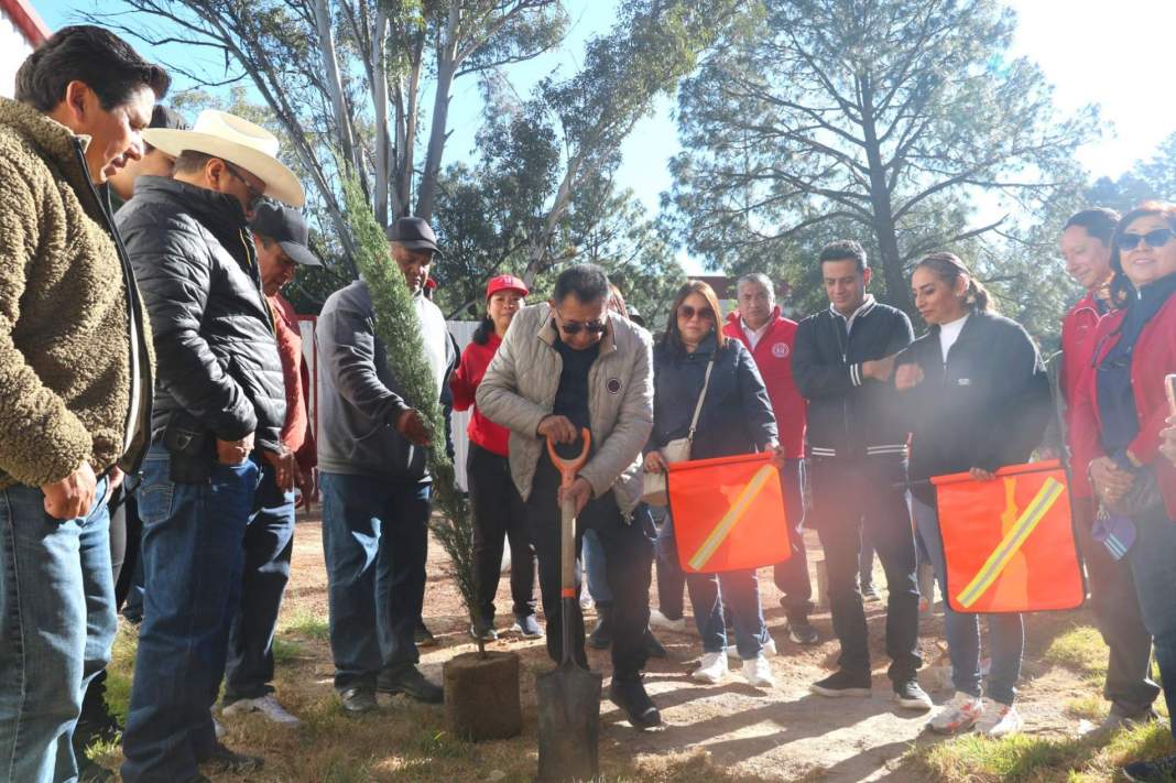 UATx lanza tequio semanal con reforestación y mejoras viales en Tlaxcala