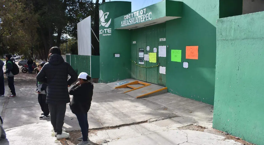 Padres estallan en Tlaxcala: denuncian omisiones del Cecyte tras muerte de estudiante