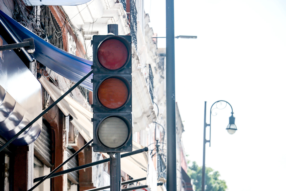 Con inversión de 220 millones de pesos, Puebla moderniza su red de semáforos