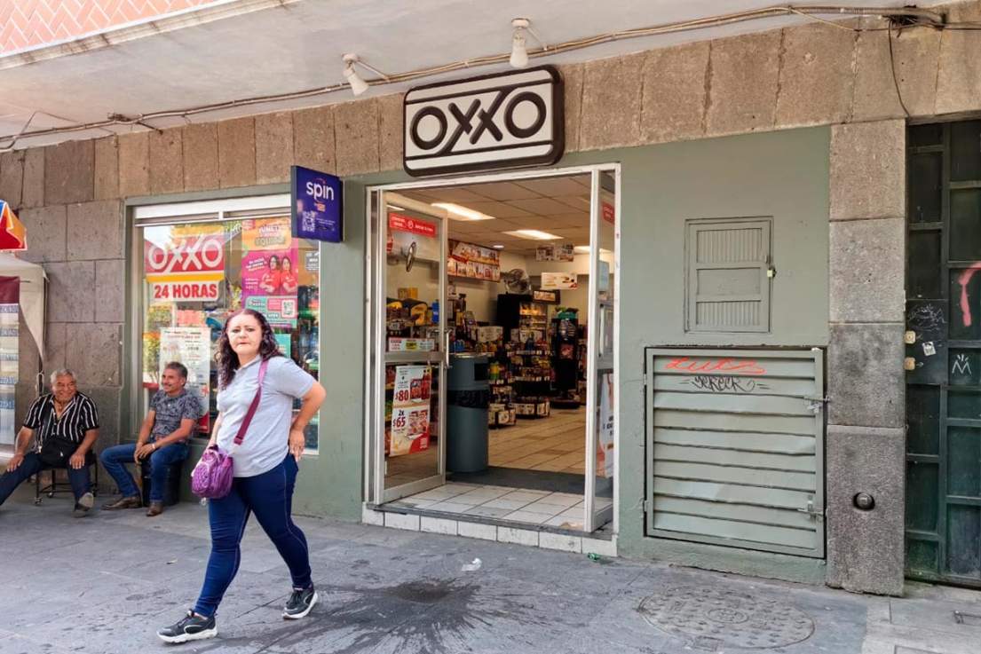 Alianza contra la violencia: 90 tiendas Oxxo ya operan como "Puntos Seguros" para mujeres en riesgo