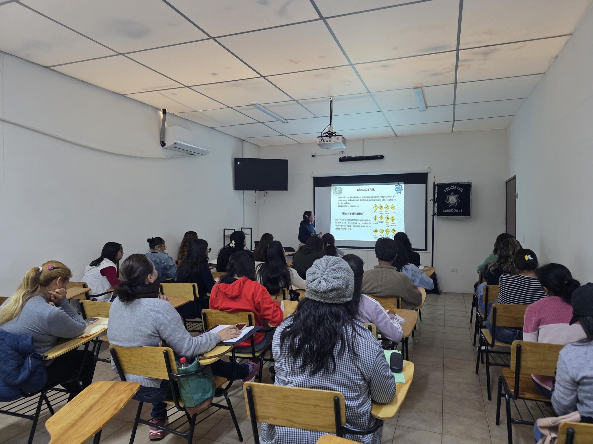 Mujeres cholultecas fortalecen su autonomía a través del Curso de Manejo impulsado por Tonantzin Fernández