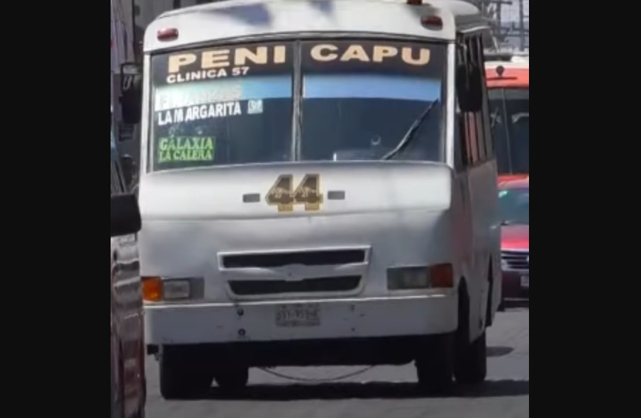 Brutal agresión en transporte público de Puebla