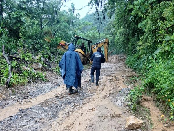 Tres municipios de Puebla permanecen incomunicados por lluvias