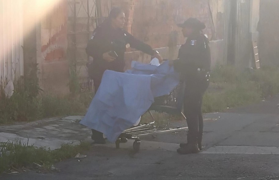 Hallan el cuerpo de una mujer dentro de un carrito de supermercado
