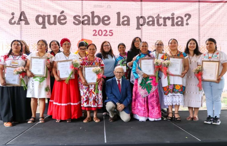 Cocineras poblanas destacan en concurso nacional