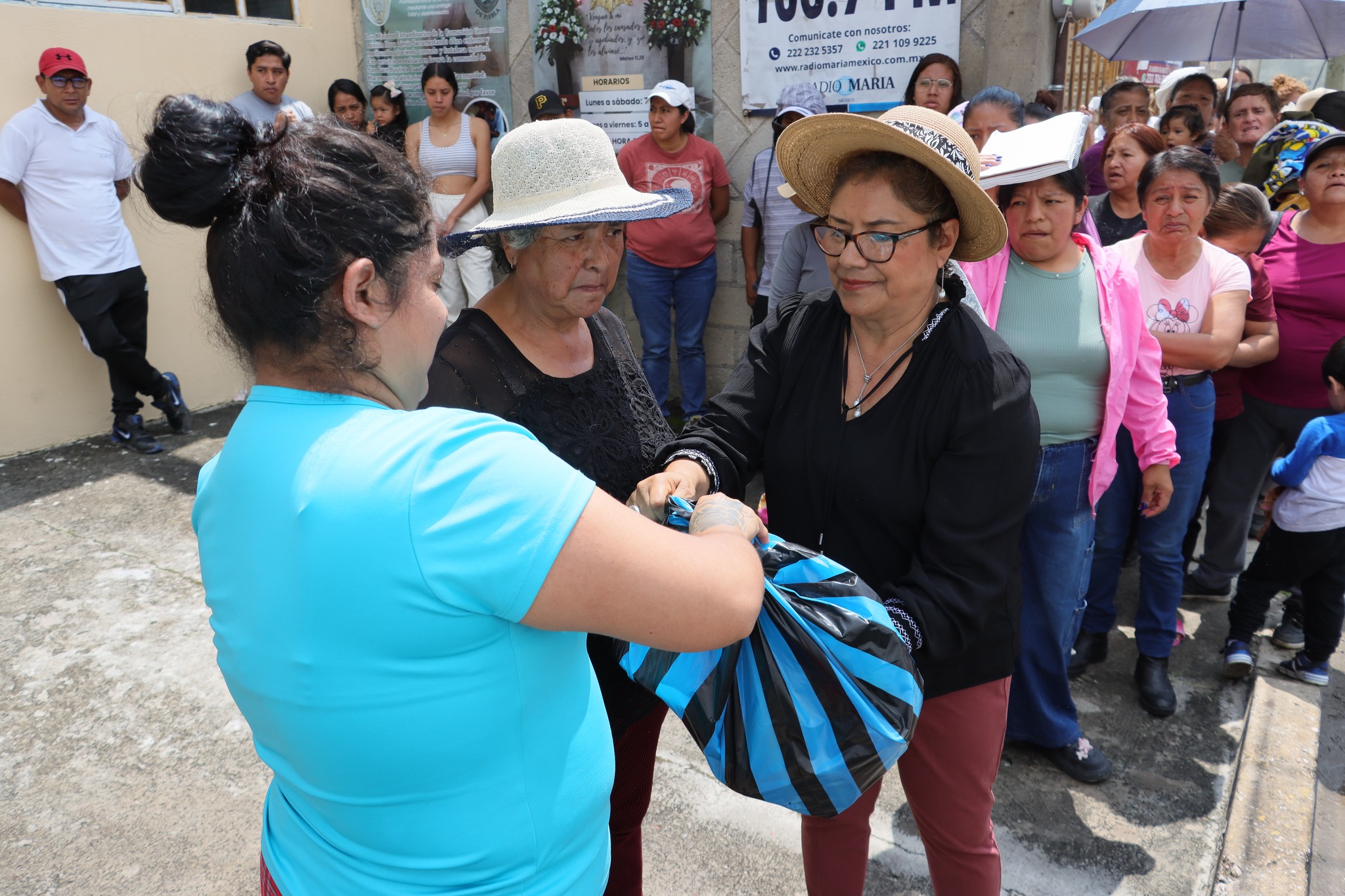 Teresa  Alfaro refuerza apoyo solidario a familias afectadas por lluvias en Cuautlancingo