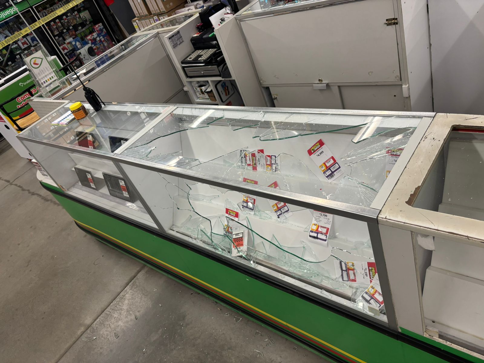 Asaltan con violencia Bodega Aurrera de Loma Florida, en Apizaco