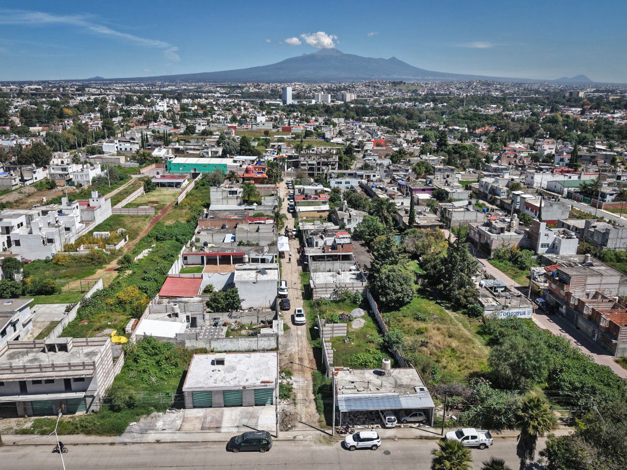 Omar Muñoz arranca obra de pavimentación en Sanctorum 