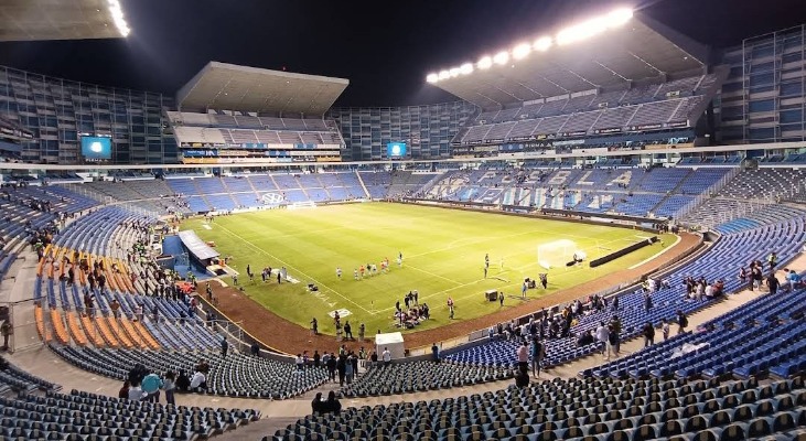 Gobierno de Puebla invertirá más de 5 mdp para renovar cancha del estadio Cuauhtémoc por Copa Mundial