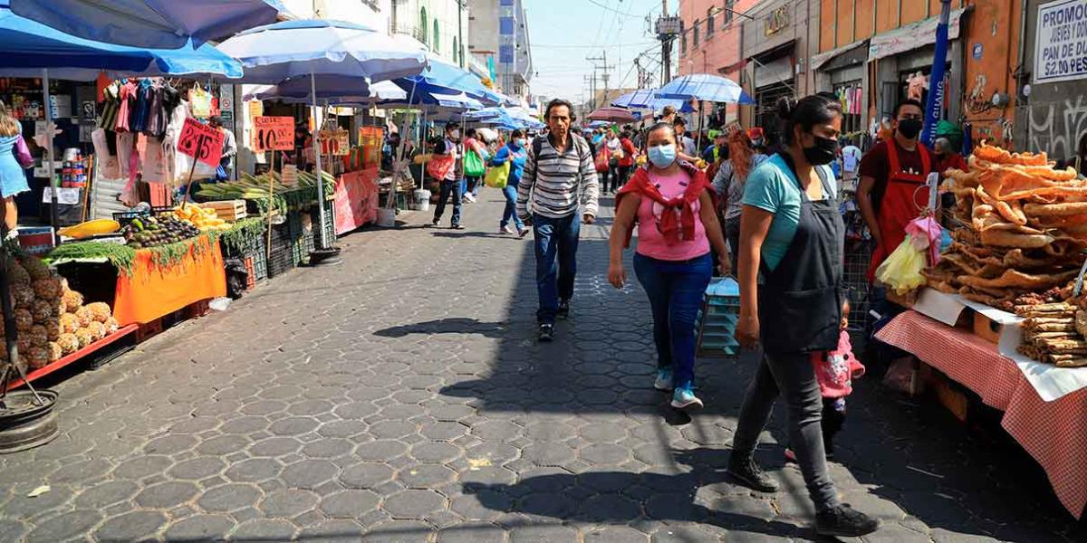 Ayuntamiento autoriza 261 permisos a ambulantes por Día de Muertos en Puebla