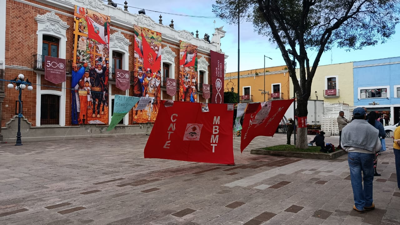 Maestros de Tlaxcala recuerdan el 2 de octubre y exigen justicia mundial