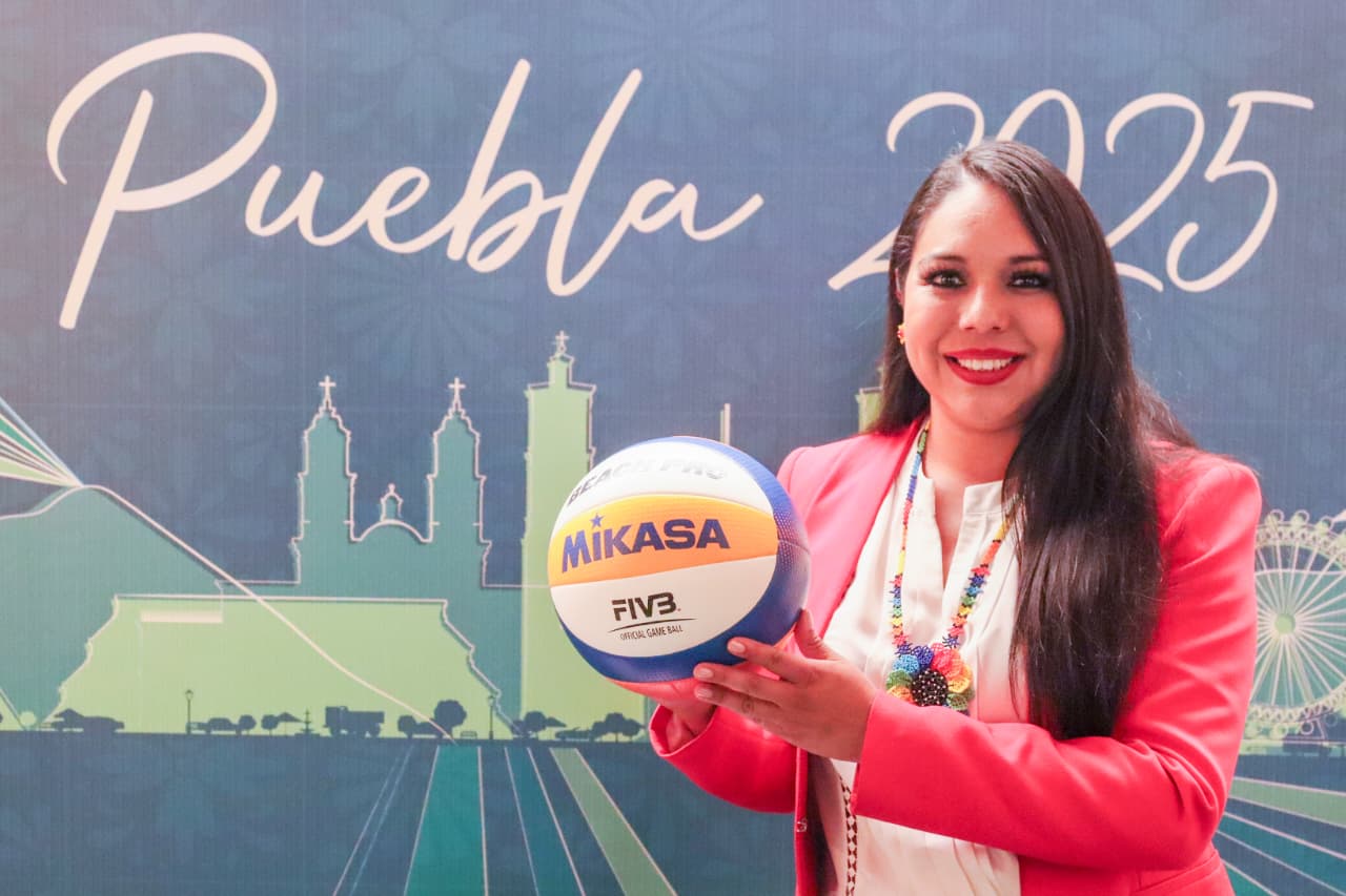 Acompaña Tonantzin Fernández al gobernador Alejandro Armenta en la presentación del Mundial de Voleibol de Playa Sub 21