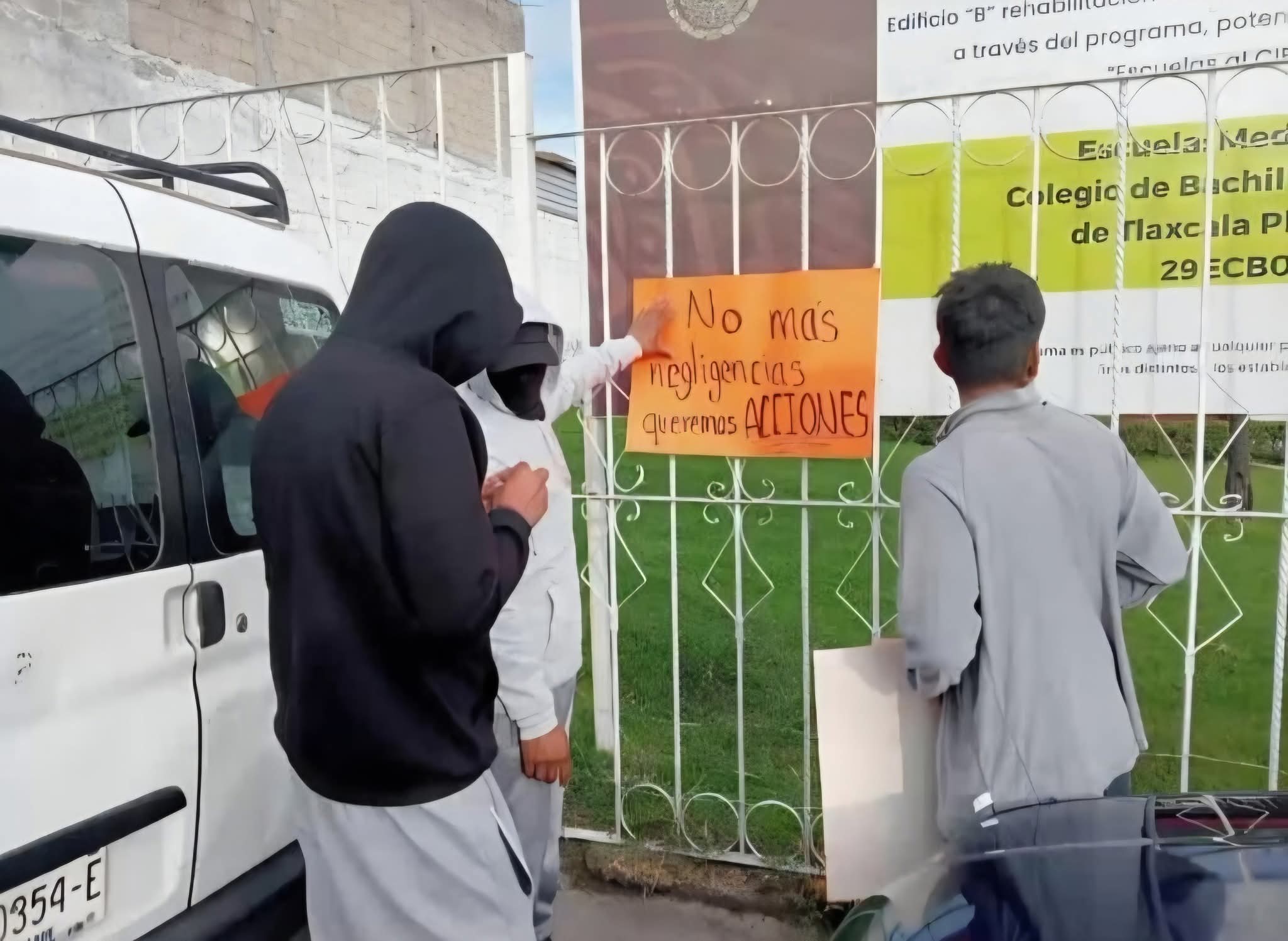 Paterfamilias del COBAT 04 se oponen a llegada de nueva subdirectora