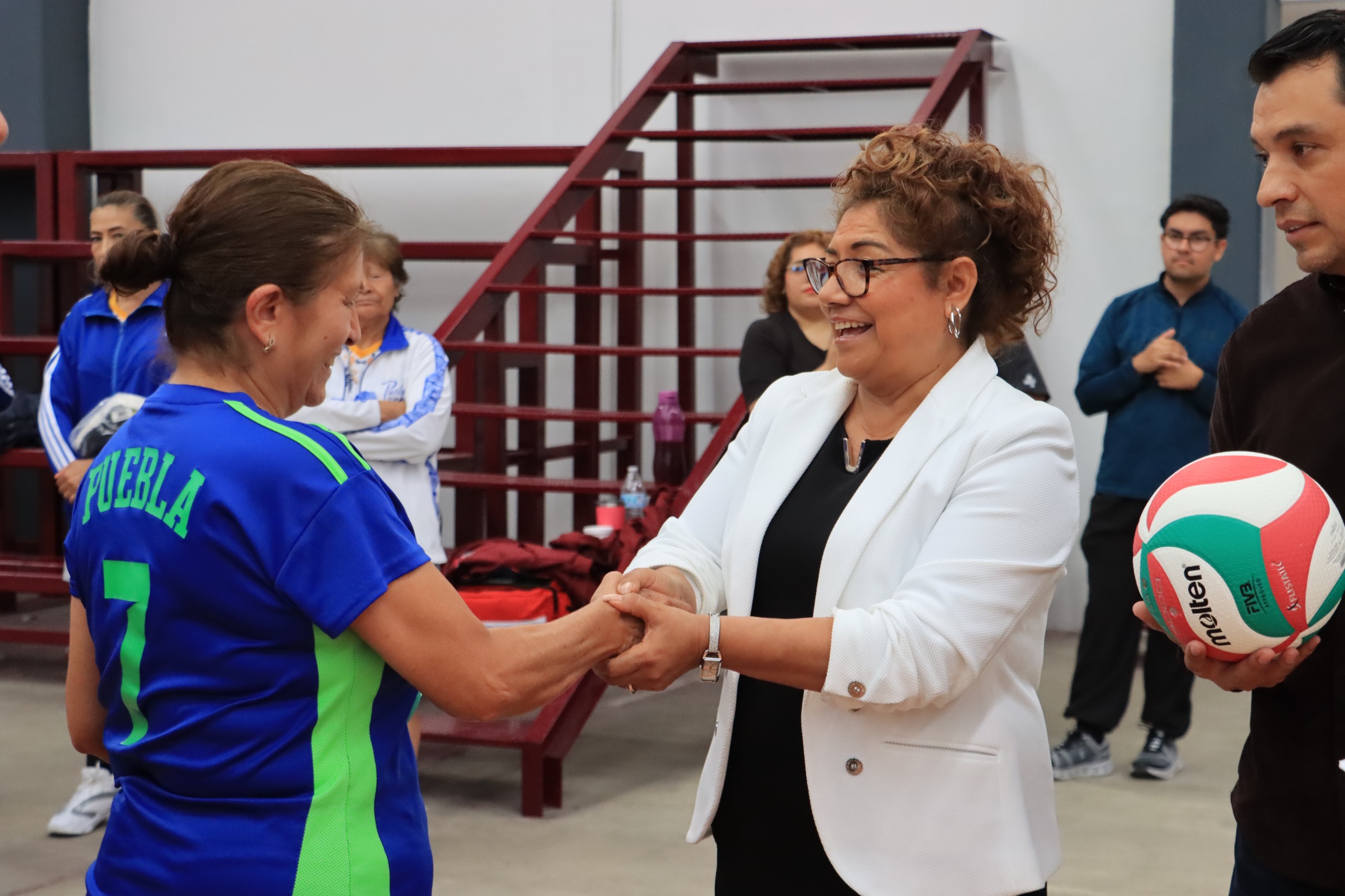 premian ganadores torneo de cachibol 4