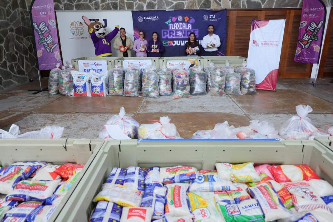 Jóvenes de Tlaxcala entregan 6 mil 50 kilos de ayuda en campaña solidaria