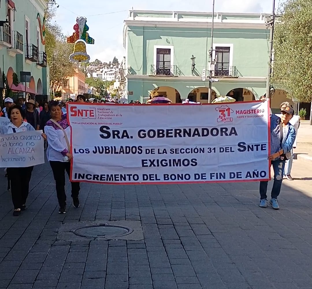 Docentes jubilados en Tlaxcala logran aumento histórico en su bono de fin de año