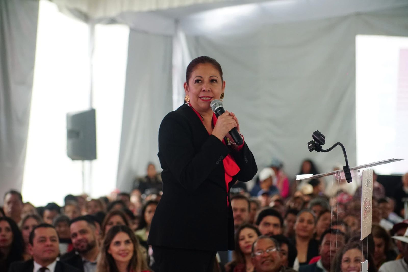 Vianey García rinde primer informe legislativo: “La curul es del pueblo”