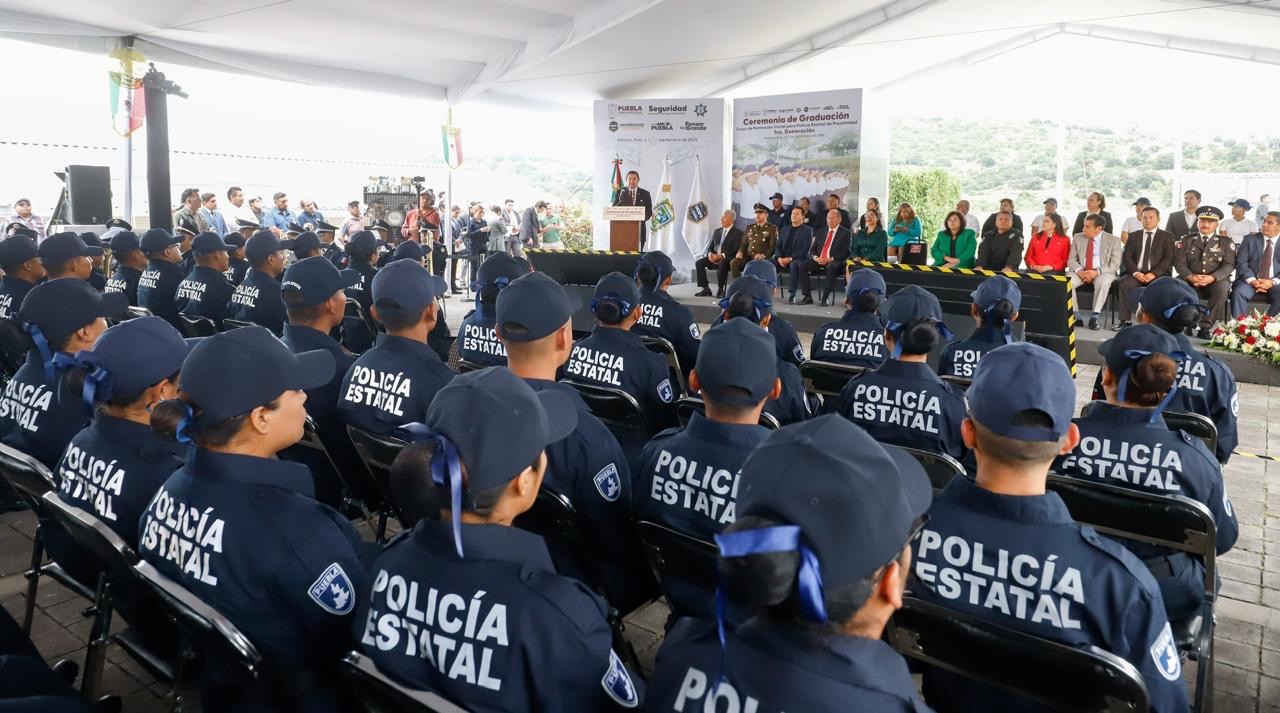 Armenta anuncia unidad habitacional para estudiantes de UCIPS y policías en Amozoc