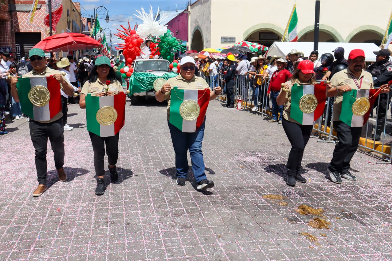 tfd encabeza desfile 5