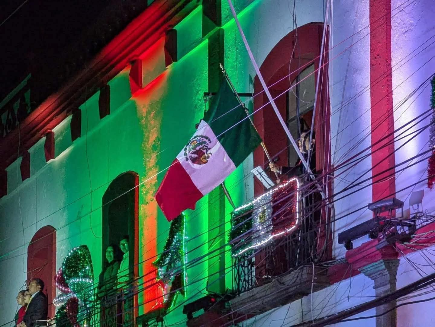 Mauricio Pozos excusa "error humano" durante ceremonia del Grito de Independencia
