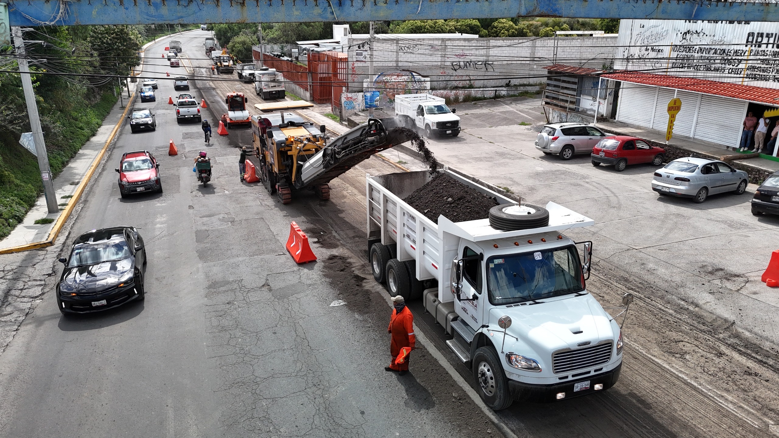 Gobierno de Puebla moderniza 120 km de vialidades con ahorro histórico