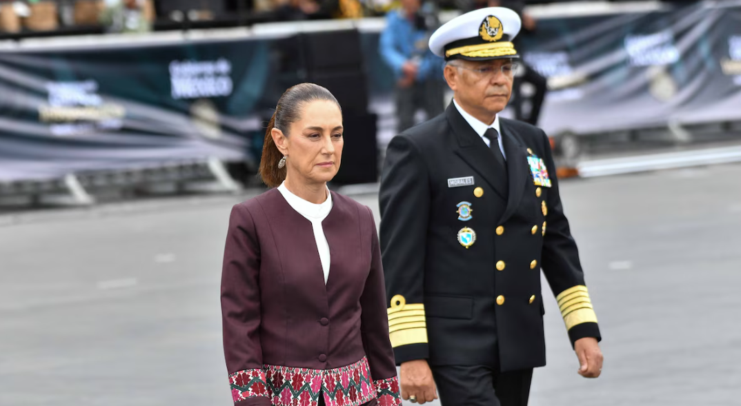 Sheinbaum defiende la soberanía de México y lidera desfile histórico cívico-militar