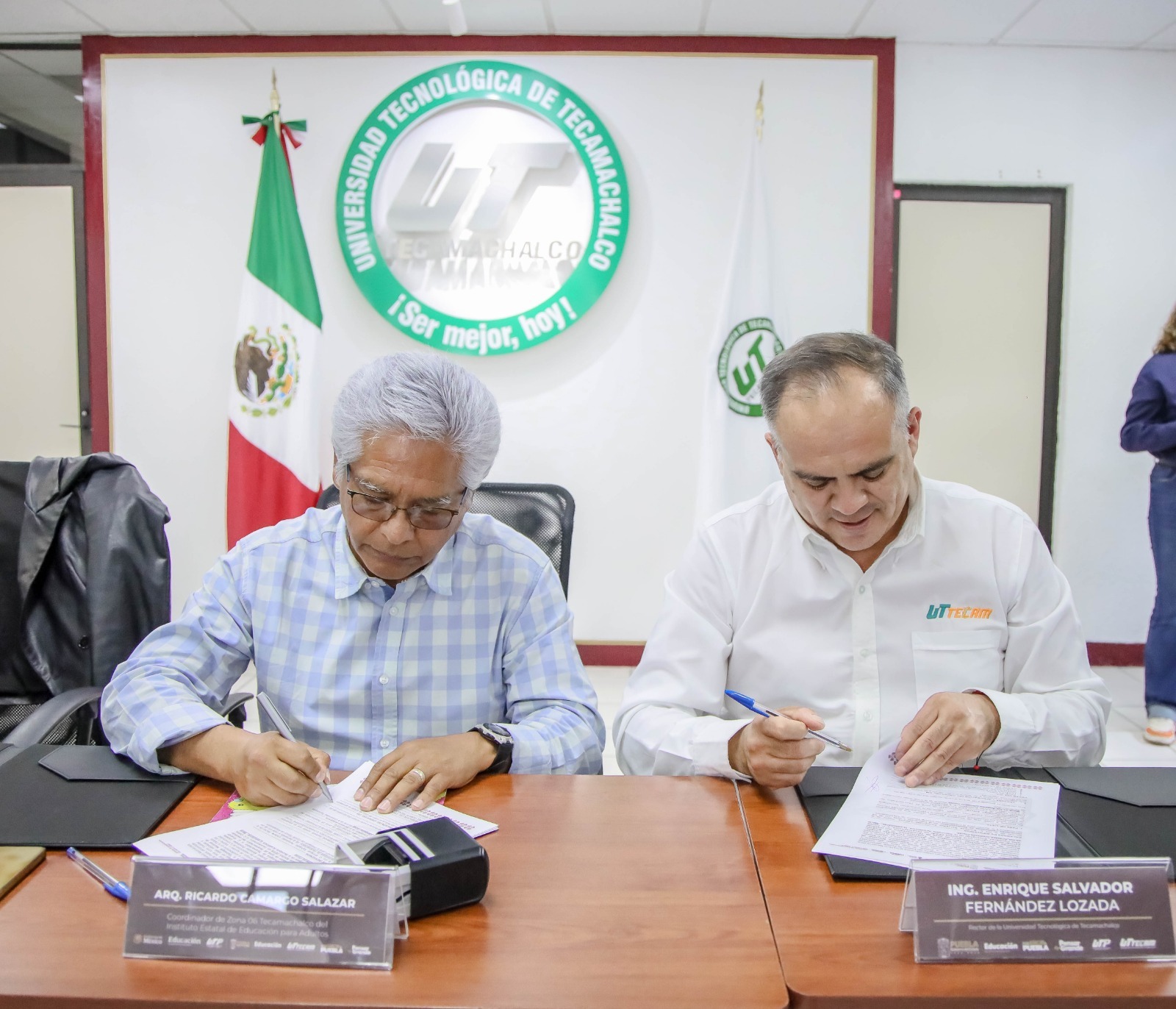 UTTECAM e IEEA firman convenio para jornada de alfabetización en Puebla