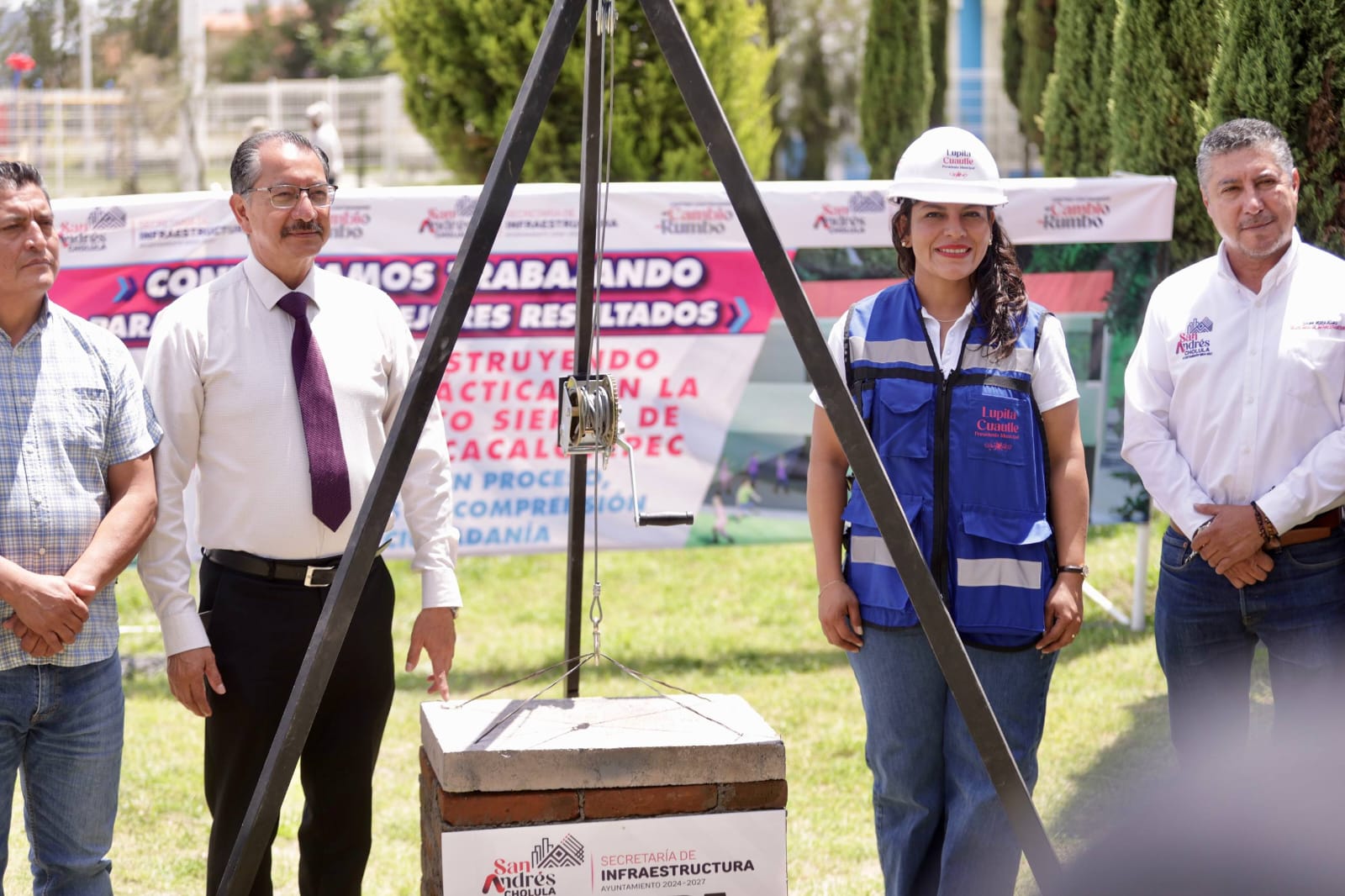 Arranca Lupita Cuautle constucción de aulas en San Antonio Cacalotepec