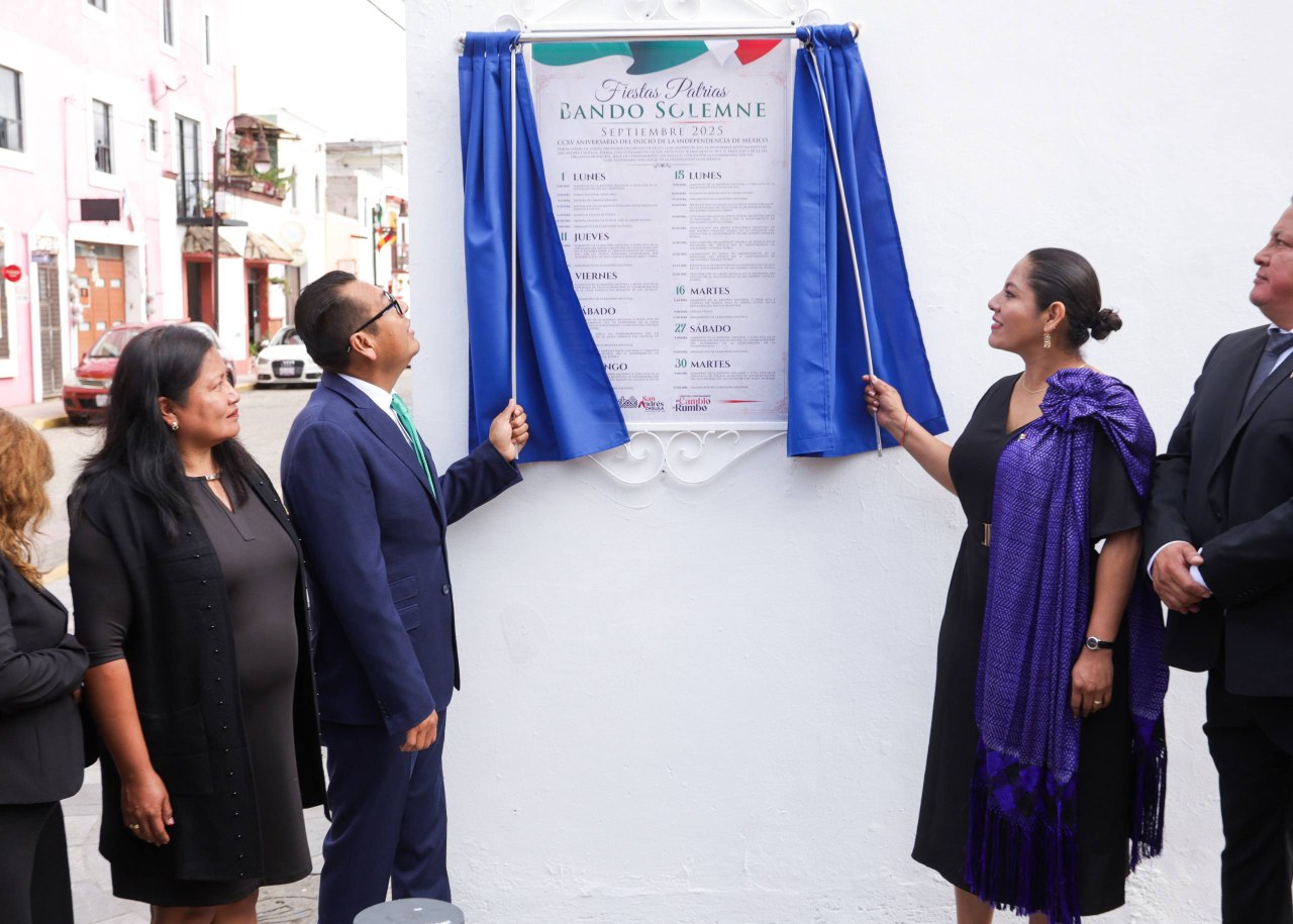 San Andrés Cholula inicia conmemoraciones patrias con la develación del Bando Solemne 2025