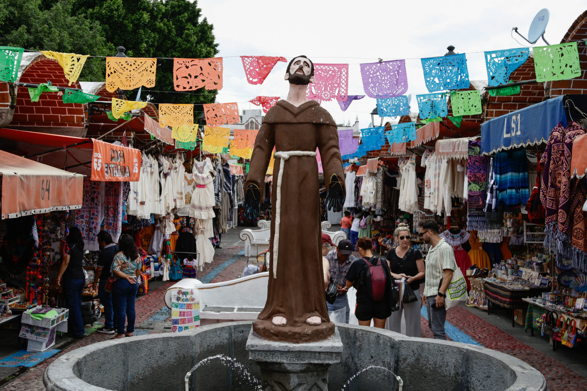 Reinstalarán manos de la estatua del Beato Sebastián de Aparicio en El Parián