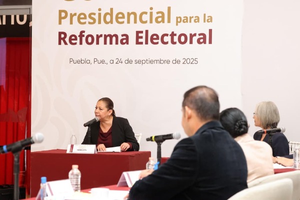 Laura Artemisa propone reducir espacios de diputados plurinominales en el Congreso de Puebla 