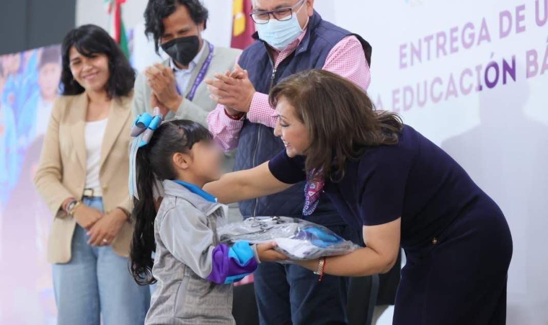 Tlaxcala entrega 36 mil uniformes escolares gratuitos para el ciclo 2025-2026