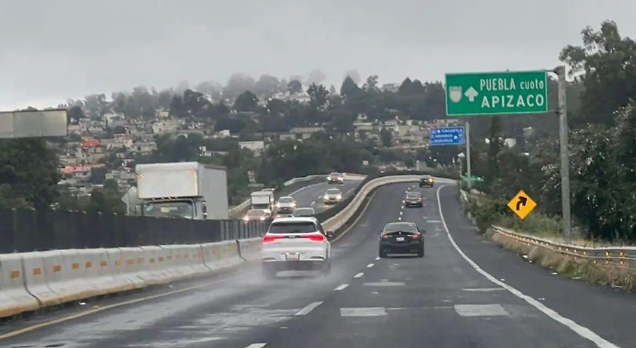 Autoridades en Tlaxcala alertan sobre riesgos viales por lluvias intensas