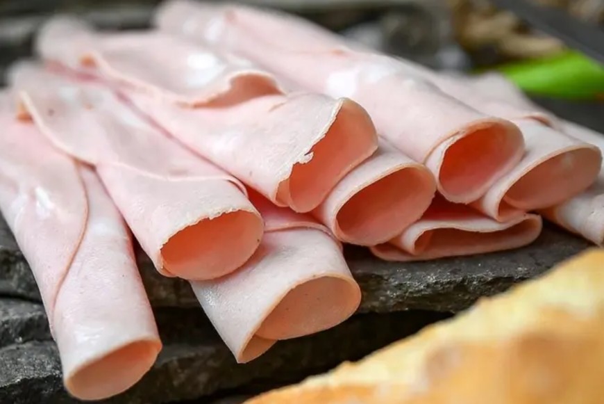 Productos etiquetados como jamón que no lo son