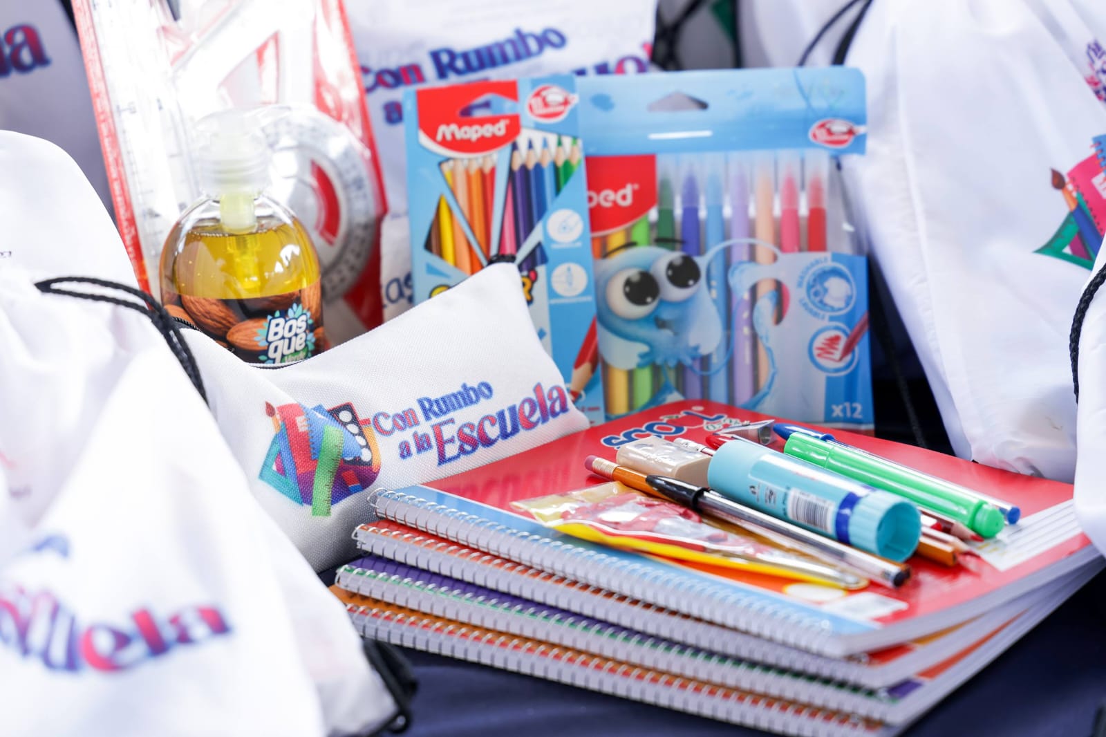 Respalda Lupita Cuautle la educación primaria con útiles escolares gratuitos en regreso a clases