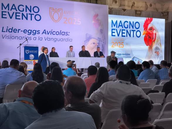 Productores avícolas de Tlaxcala fortalecen sus técnicas en Jalisco