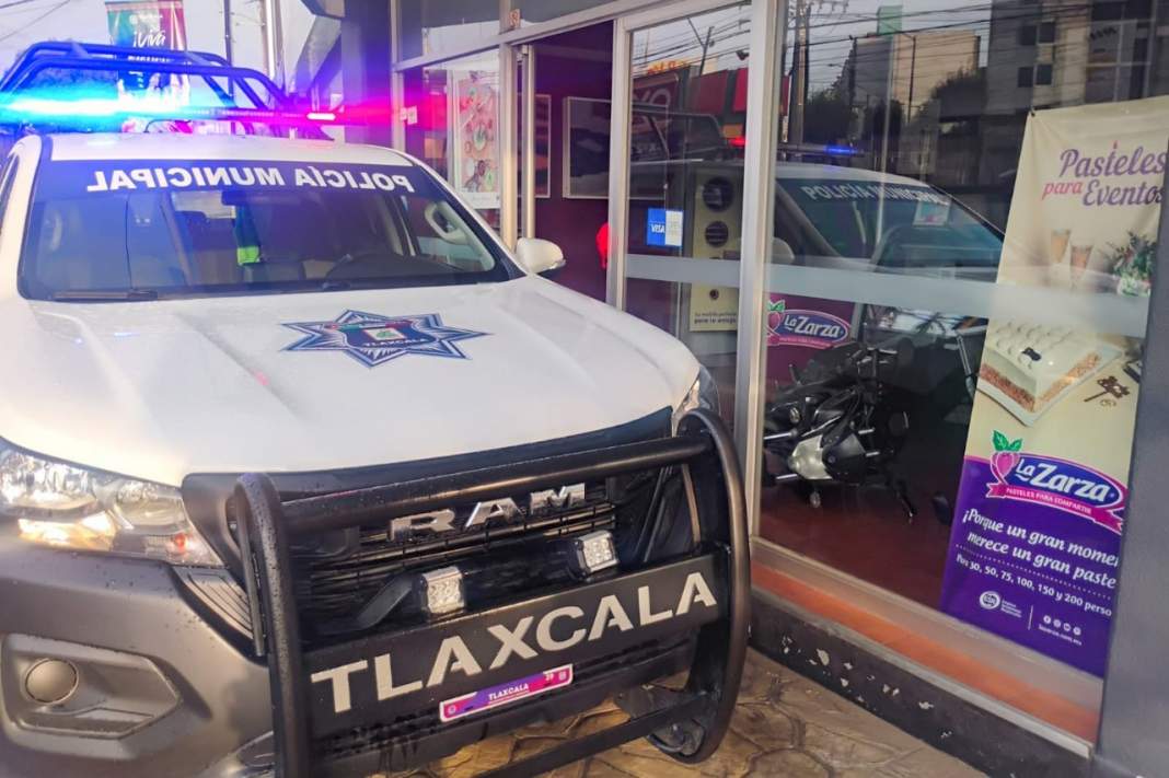 Policía de Tlaxcala evita posible robo tras alarma en pastelería del Bulevar