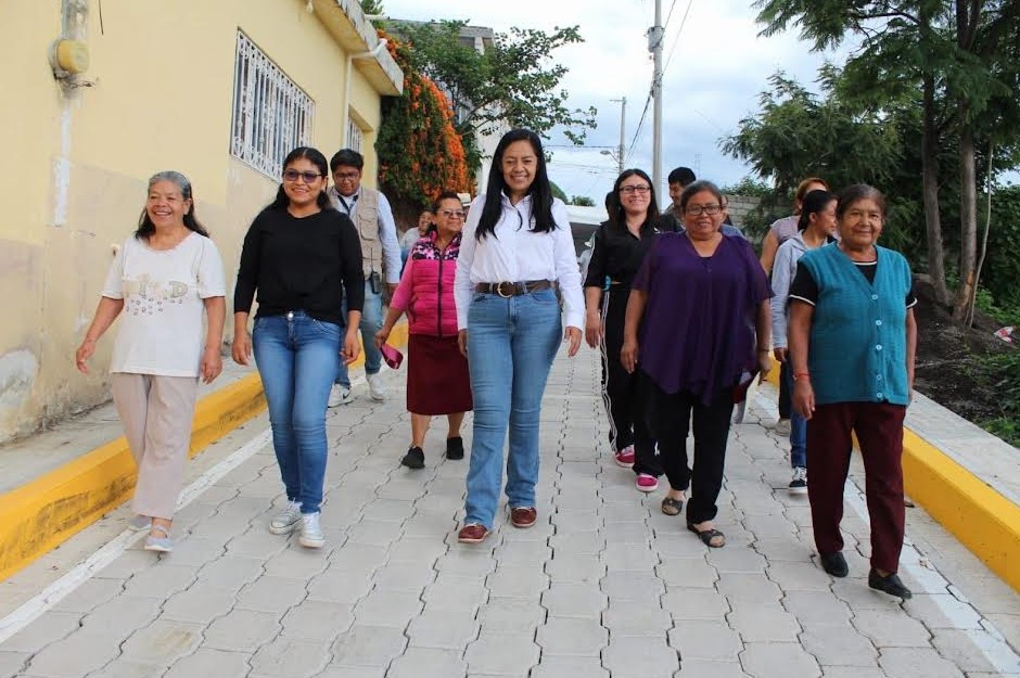 Entrega de pavimentación en Los Ángeles, Atlixco