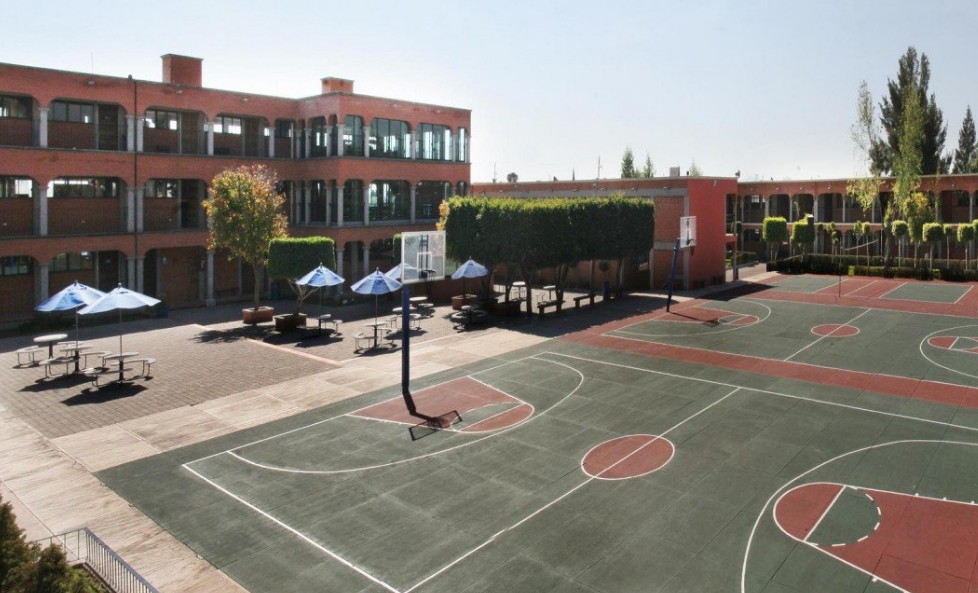 Padres exigen aclaraciones al Instituto D’Amicis