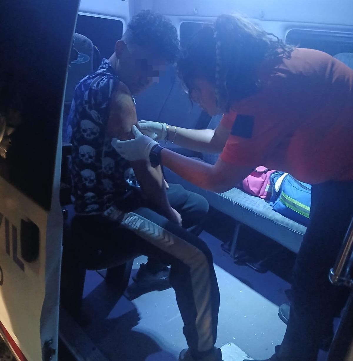 Asalto violento en carretera Muñoz–Apizaco deja a joven herido de bala